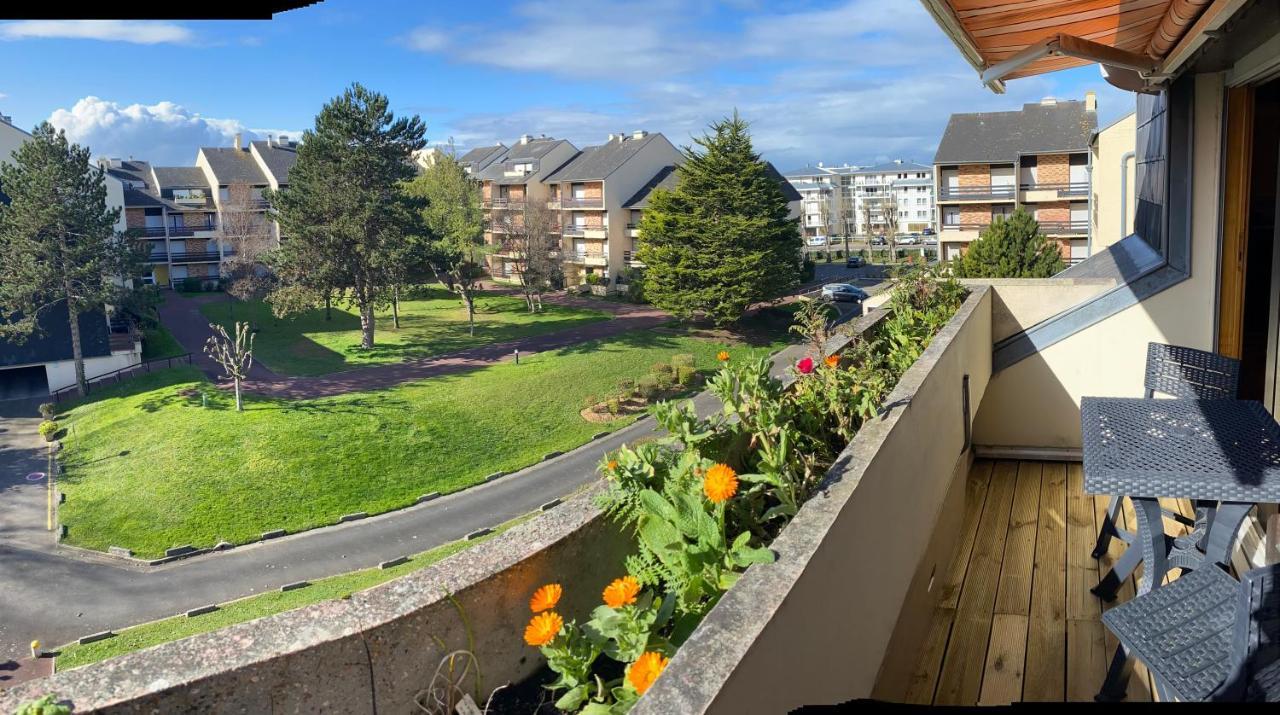 Residence Le Sporting Кабур Екстериор снимка